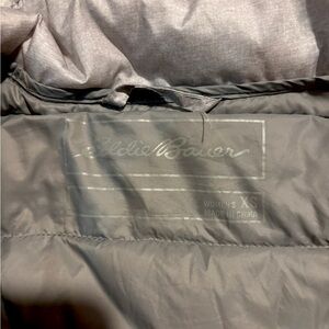 Eddie Bauer puffer coat sliver size: xs